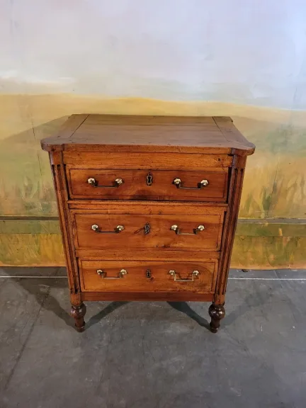 Petite commode époque Louis XVI