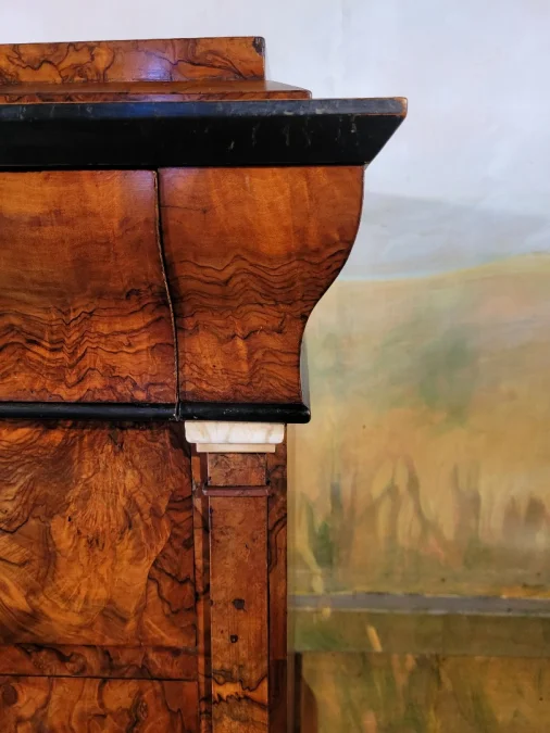 Petite commode Louis Philippe en noyer