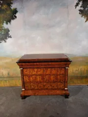 Petite commode Louis Philippe en noyer