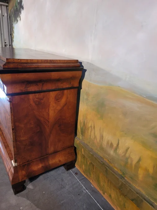 Petite commode Louis Philippe en noyer