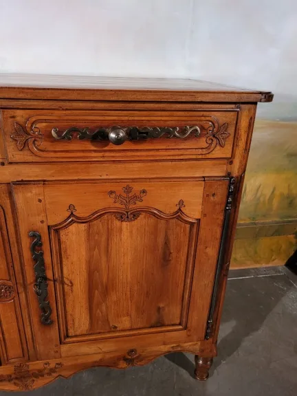 Buffet bas Louis XV en fruitié