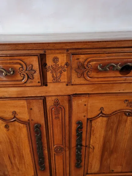 Buffet bas Louis XV en fruitié