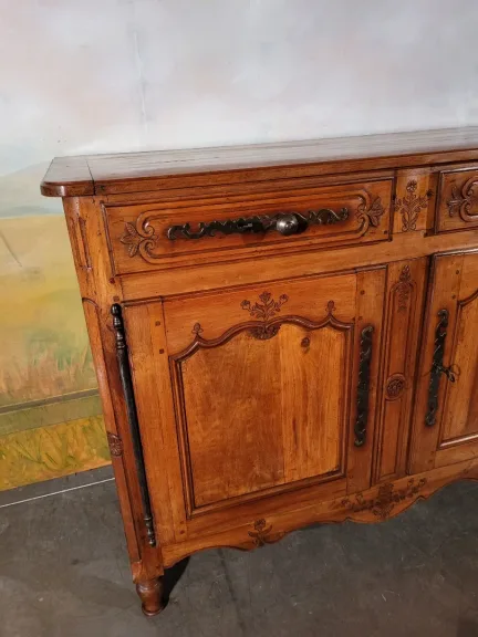 Buffet bas Louis XV en fruitié