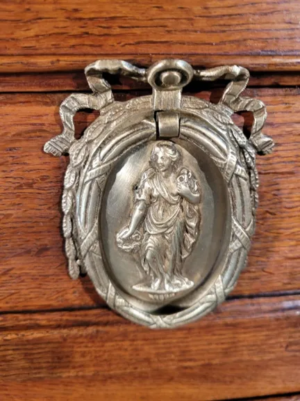 Commode époque Louis XVI en chêne massif