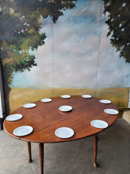 Grande table ovale en chêne