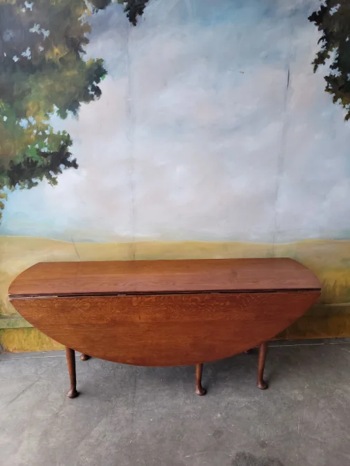 Grande table ovale en chêne