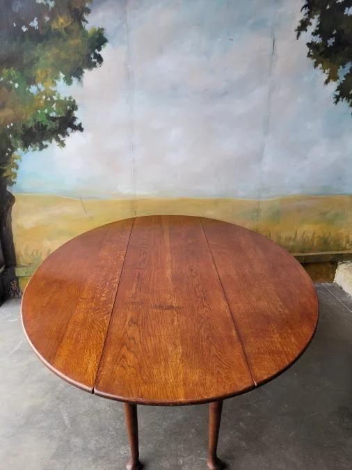 Grande table ovale en chêne