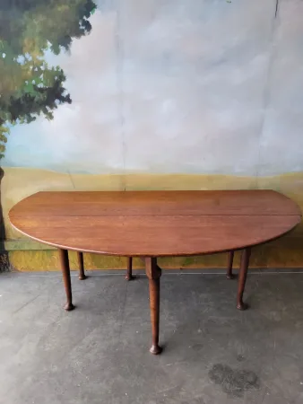 Grande table ovale en chêne