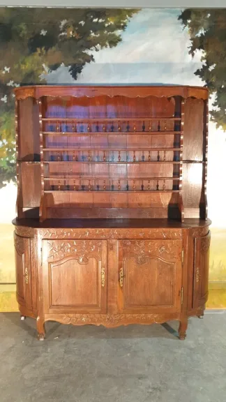 Buffet vaisselier Louis XV en chêne