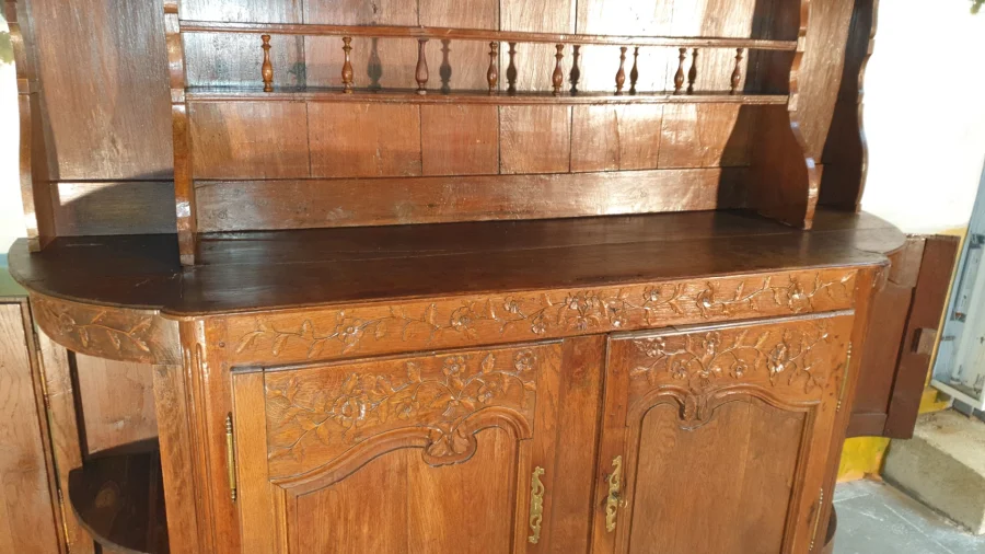 Buffet vaisselier Louis XV en chêne