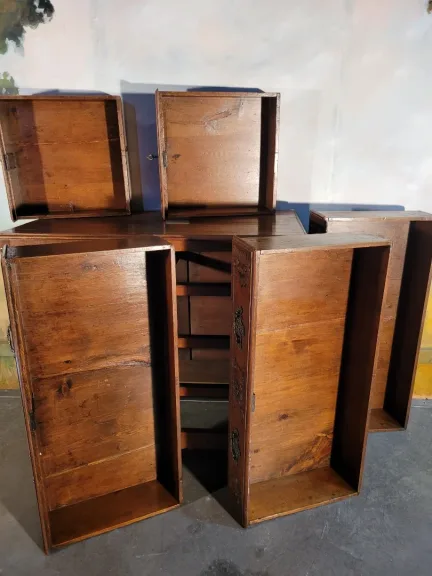 Commode sculptée en chêne époque XIX ÈME