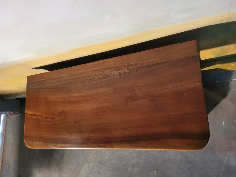 Petite console époque restauration en noyer