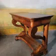 Petite console époque restauration en noyer