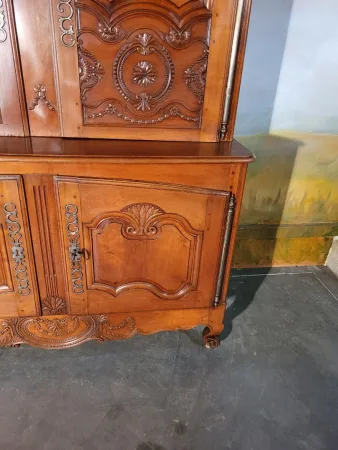 Buffet deux corps époque Louis XV merisier