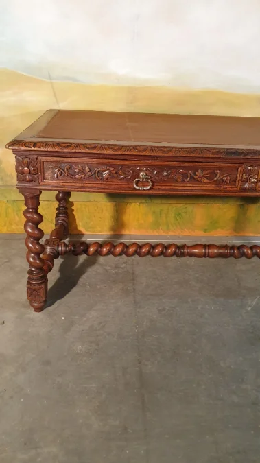 Bureau en chêne style Louis XIII époque XIX ème