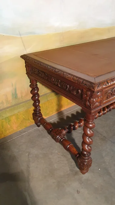 Bureau en chêne style Louis XIII époque XIX ème