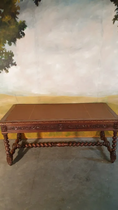 Bureau en chêne style Louis XIII époque XIX ème