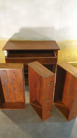 Petite commode époque Restauration en noyer