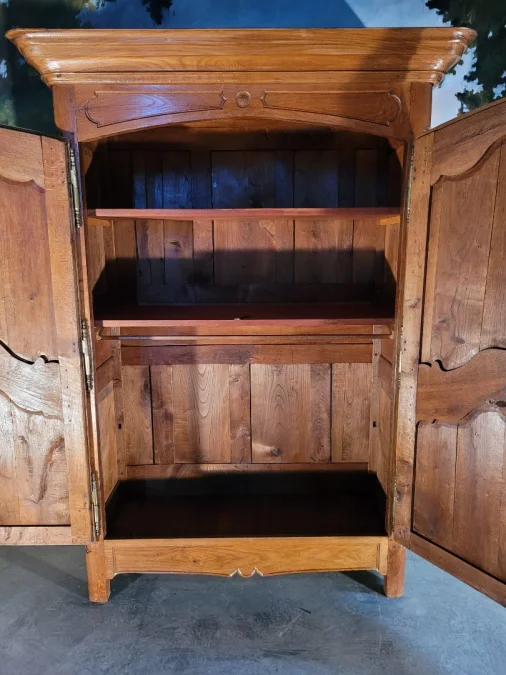 Petite armoire Louis XV en chêne