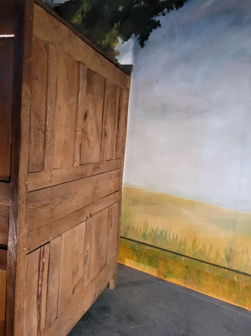Petite armoire Louis XV en chêne
