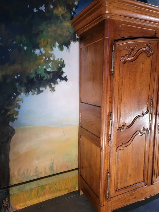Petite armoire Louis XV en chêne