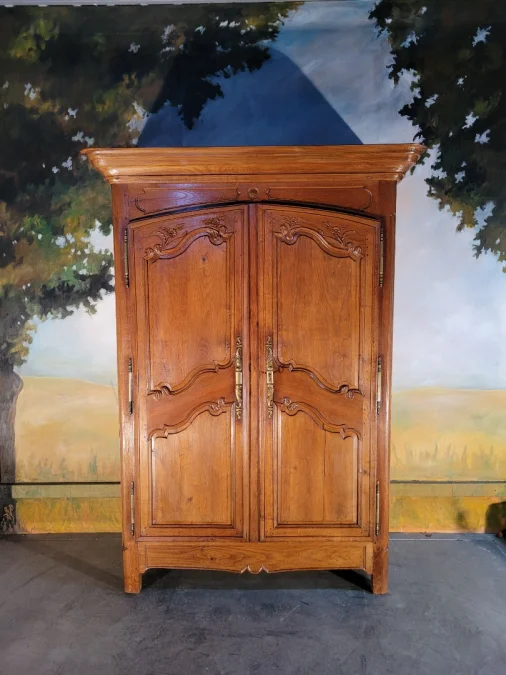 Petite armoire Louis XV en chêne