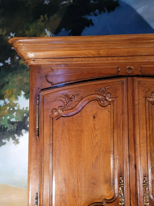 Petite armoire Louis XV en chêne