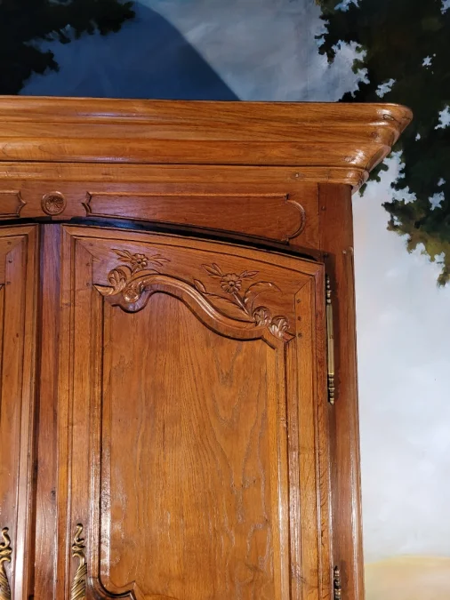 Petite armoire Louis XV en chêne