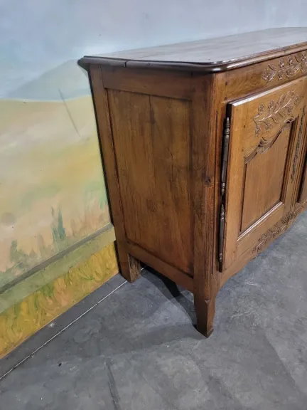 Petit buffet sculpté normand en chêne