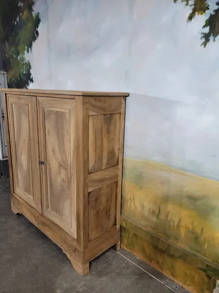 Armoire bassette Louis Philippe en noyer
