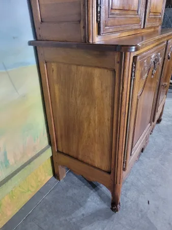 Buffet deux corps en noyer XIX ème