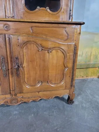 Buffet deux corps vitré époque Louis XV