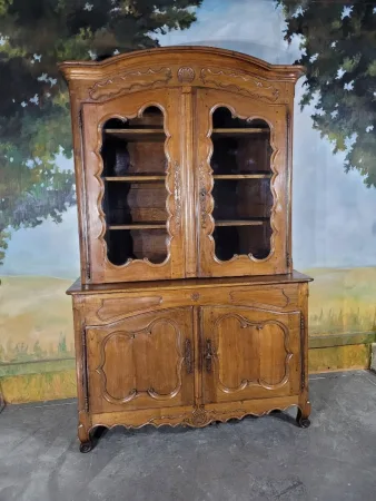Buffet deux corps vitré époque Louis XV