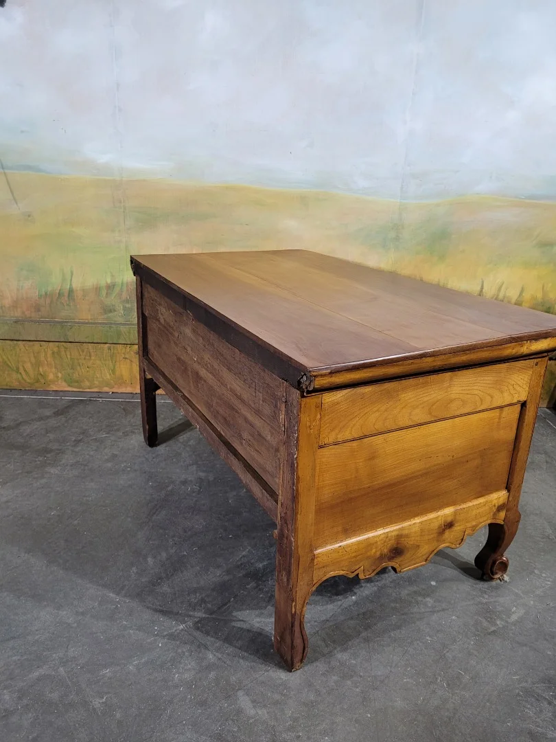 КОМОДЫ В СТИЛЕ ЛЮДОВИКА XV