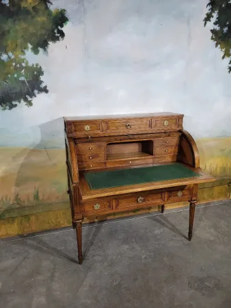 Bureau cylindre en noyer époque Louis XVI