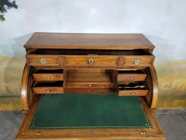 Bureau cylindre en noyer époque Louis XVI