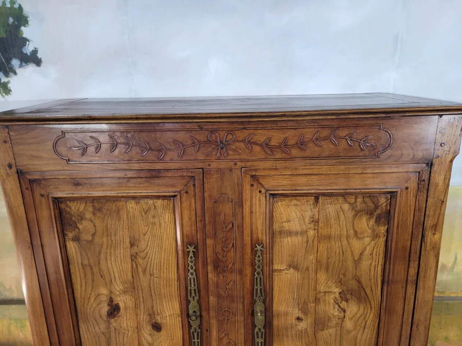 Petite armoire en merisier