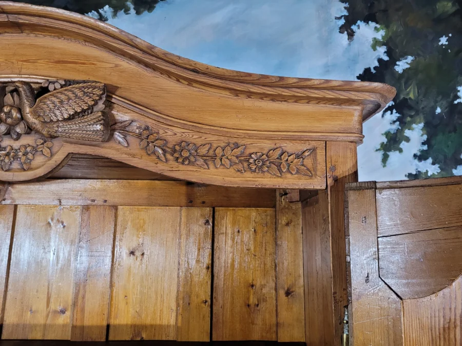 Armoire de montagne en sapin