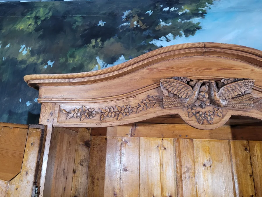 Armoire de montagne en sapin
