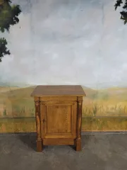 フランス帝政時代の食器棚