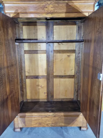 LOUIS PHILIPPE PERIODE ARMOIRE