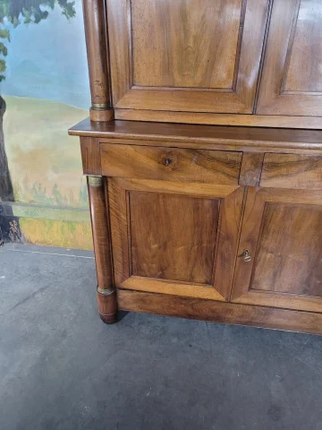 Buffet deux corps en noyer empire — Très bon état