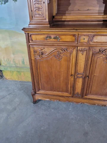 Buffet vitrine deux corps style Louis XV — Very good condition