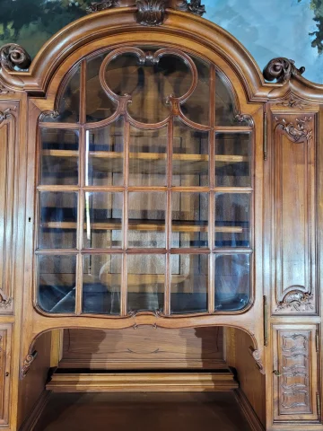 Buffet vitrine deux corps style Louis XV — Very good condition