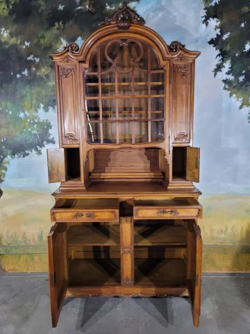 Buffet vitrine deux corps style Louis XV — Very good condition