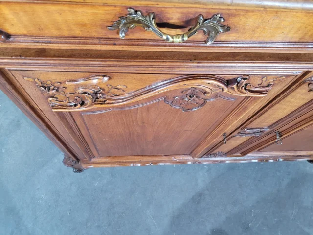 Buffet vitrine deux corps style Louis XV — Very good condition