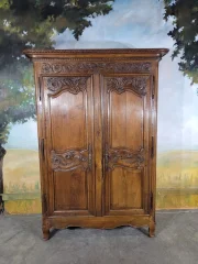 Kleiner Louis-XV-Schrank aus Eiche