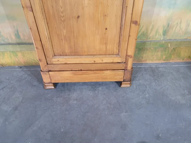 Bonnetière in the Louis-Philippe style, pine — Very good condition