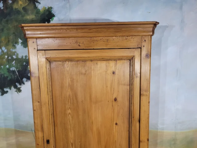 Bonnetière in the Louis-Philippe style, pine — Very good condition