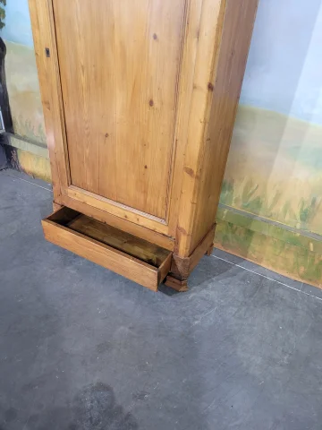Bonnetière in the Louis-Philippe style, pine — Very good condition
